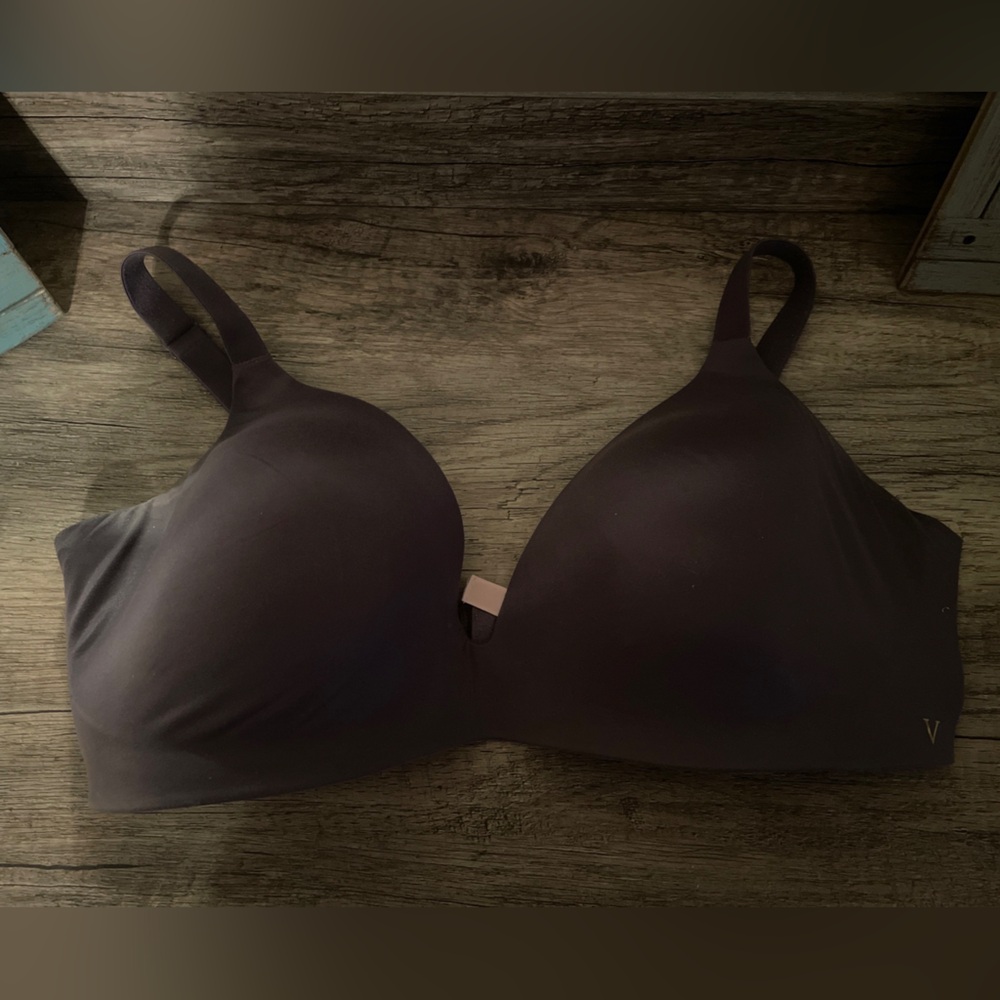 Victoria's Secret Lined Semi Wireless Bra Size 36DD Gray